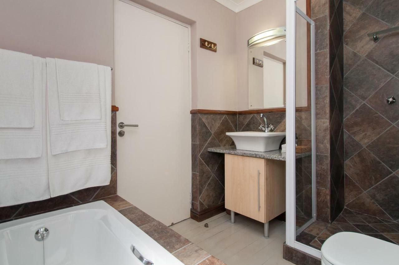 Whale Away Guest House Германус Екстер'єр фото